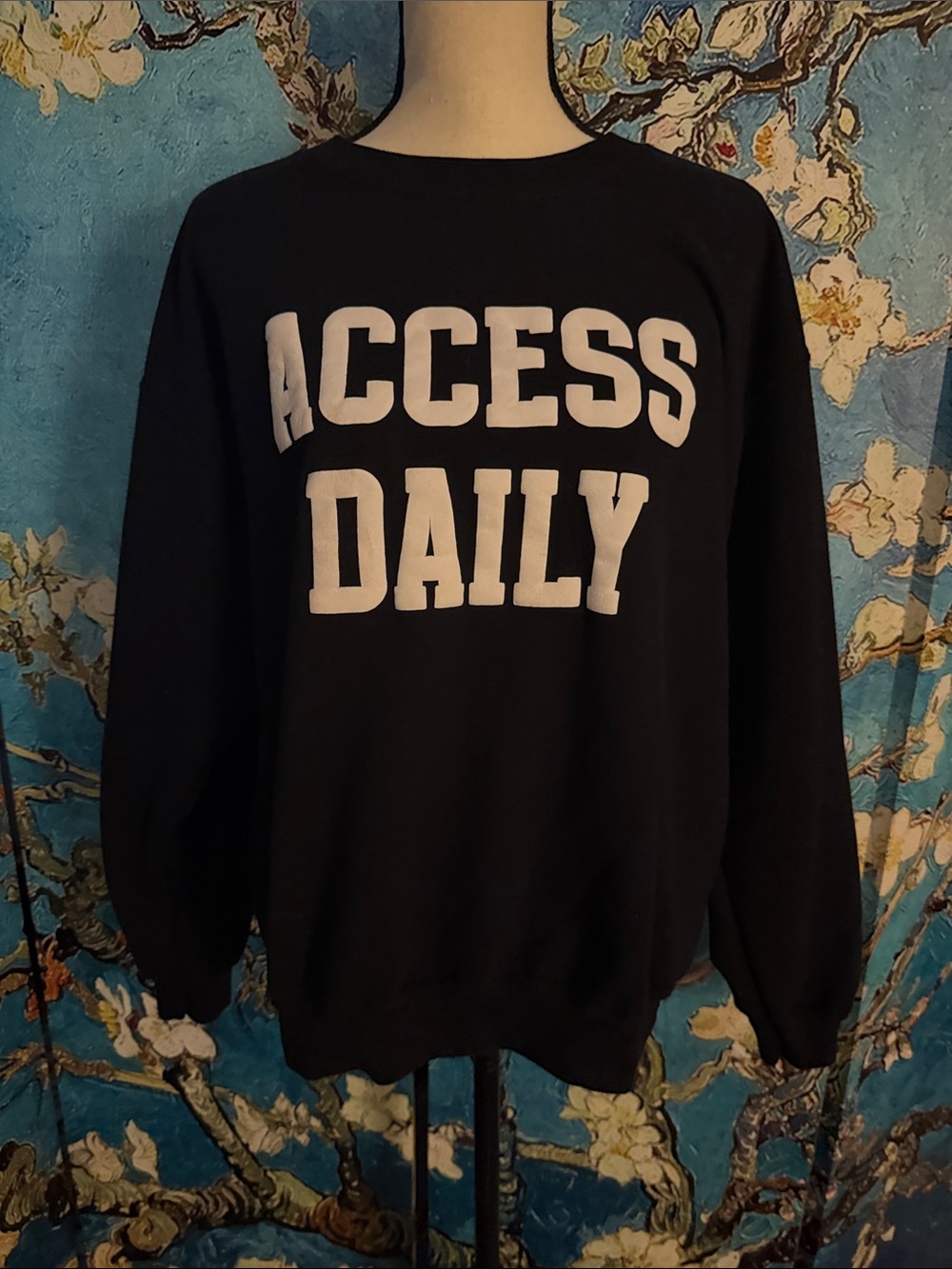 Men's Black Crewneck Gildan Heavy Blend Access Daily black crewneck sweatshirt